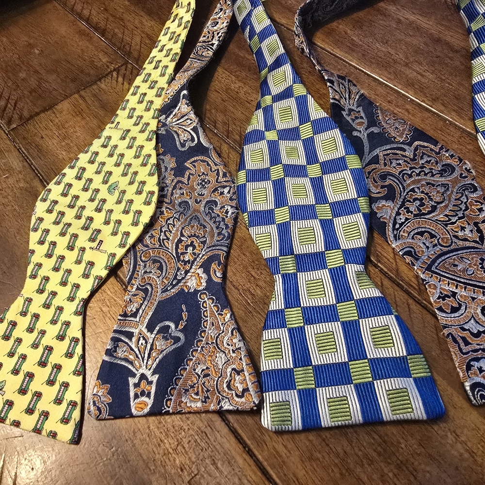 Stylish Multicolor Bow Tie Set - image 1